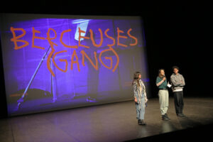 Feux d'hiver 2025 - La horde dans les pavés - Crédit photo Xavier Cantat / Feux d'hiver 2025 - La horde dans les pavés - Crédit photo Xavier Cantat Feux d'hiver 2025 - La horde dans les pavés - Crédit photo Xavier Cantat